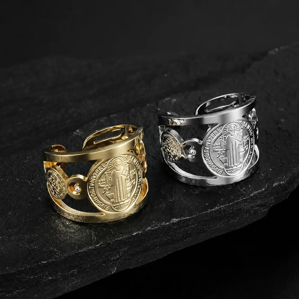 2x1: Anillo Ajustable de San Benito en Acero Inoxidable