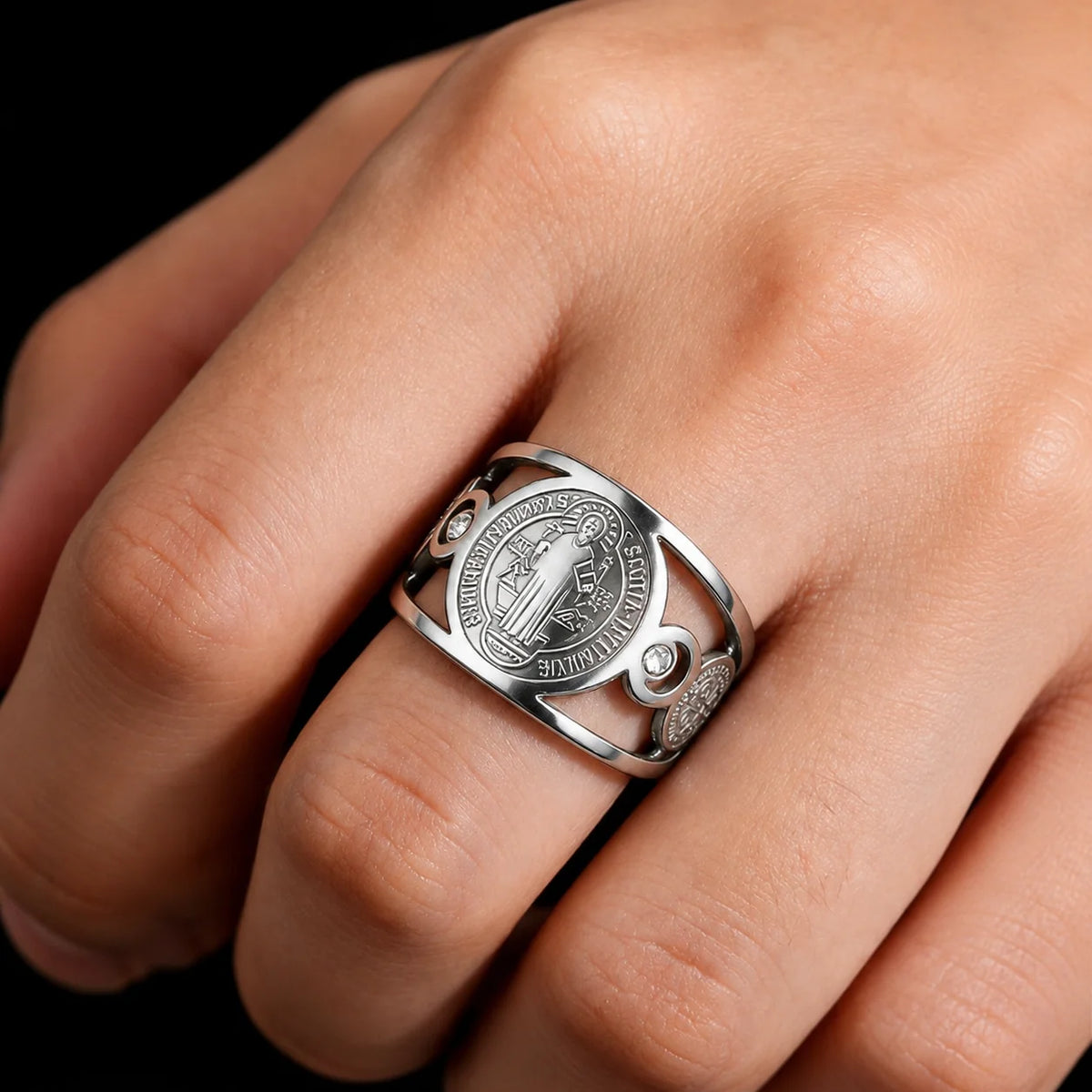 2x1: Anillo Ajustable de San Benito en Acero Inoxidable